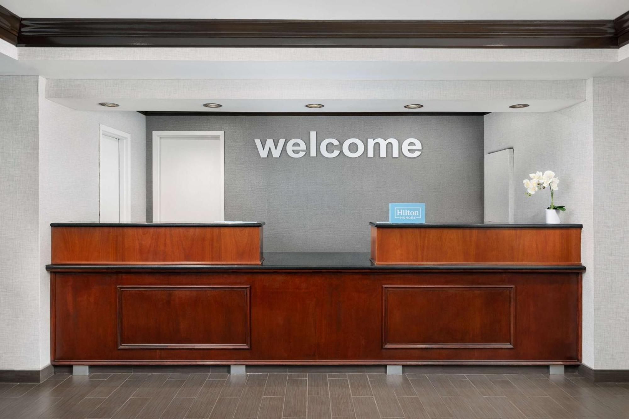 Hampton Inn Long Island/Islandia Esterno foto
